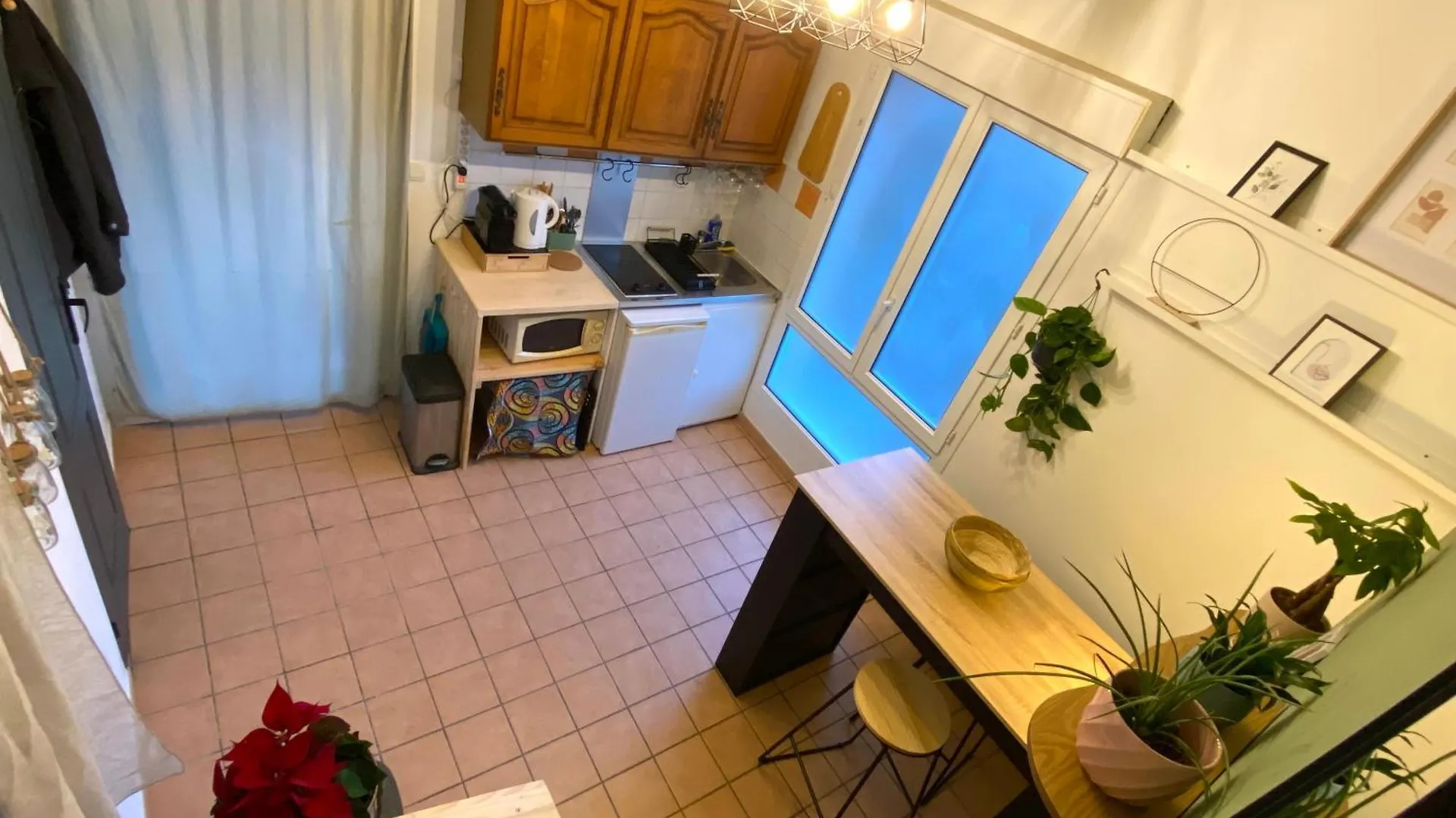 Апартаменты Maya L Studio L Super Wifi & Parking Gratuit L Vue Panoramique Sainte-Victoire Экс-ан-Прованс